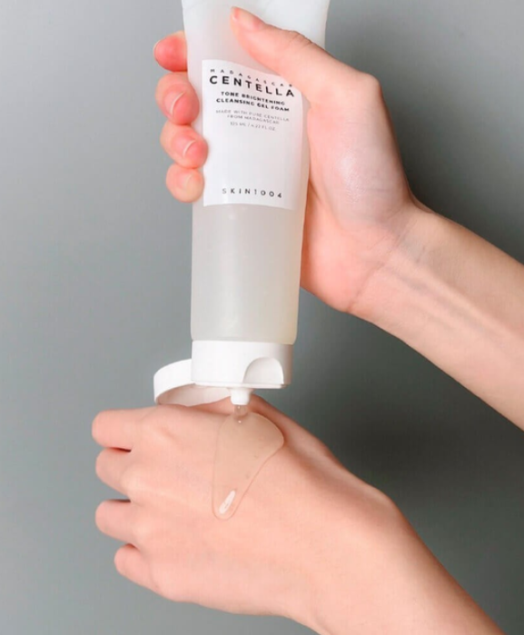 SKIN1004 Madagascar Centella Tone Brightening Cleansing Gel Foam – 125ml - Image 2